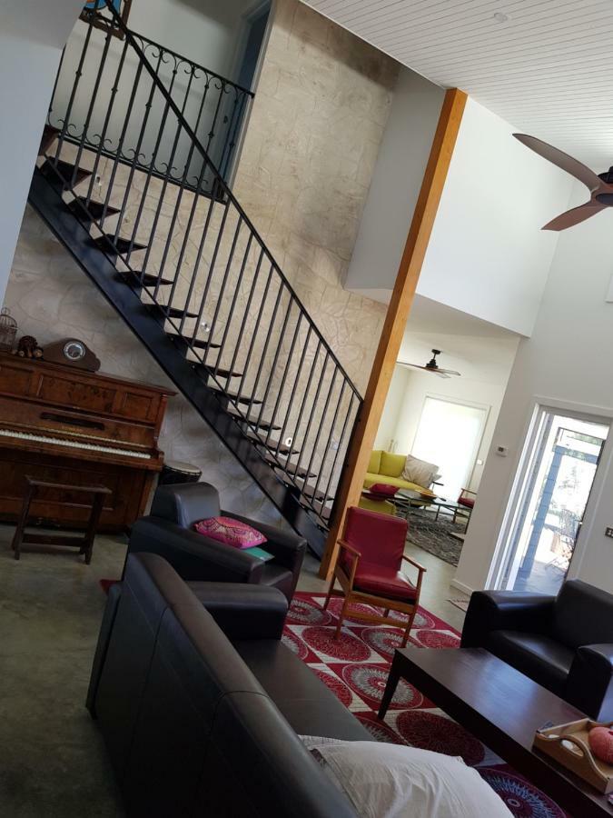 Zeally Bay Deep Ocean Holiday home Torquay